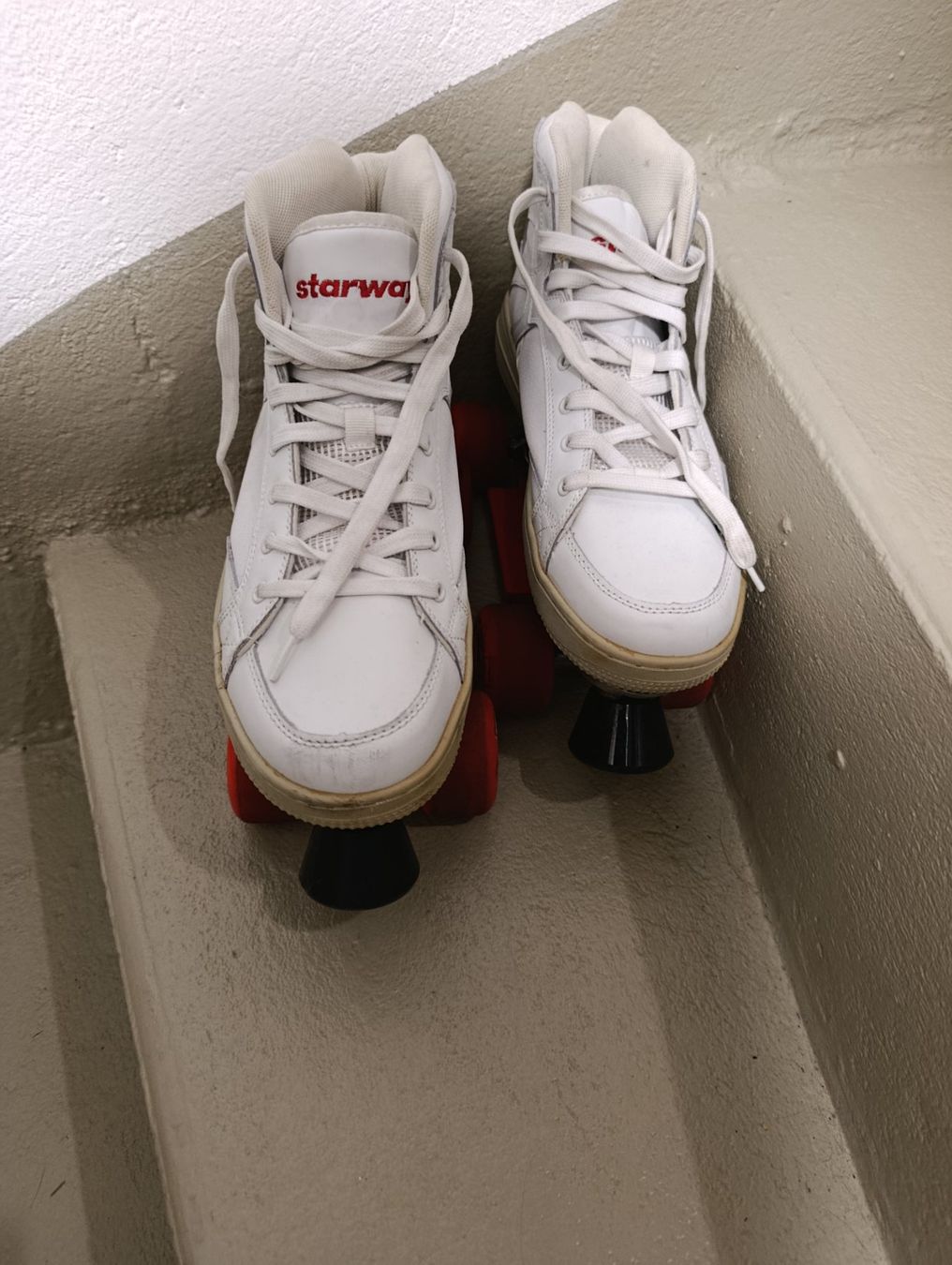 Starway Pattini in linea & Pattini a rotelle: Starway Rollschuhe Grosse 45 Neuwertig – Usato da Ins venduto da variable