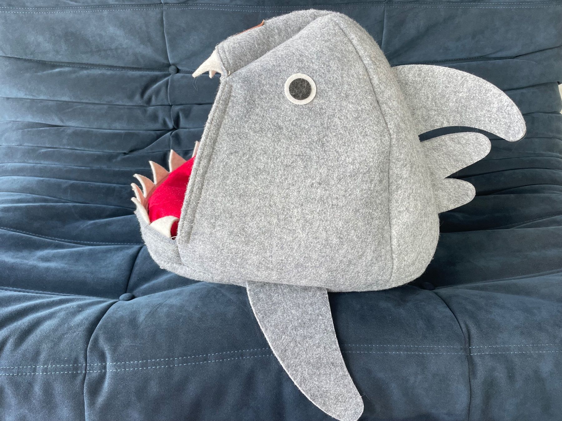 Cucce & Letti: Freezack Shark Cave Katzenbett – Nuovo (secondo la descrizione) da Richterswil venduto da Jolipoisson 2