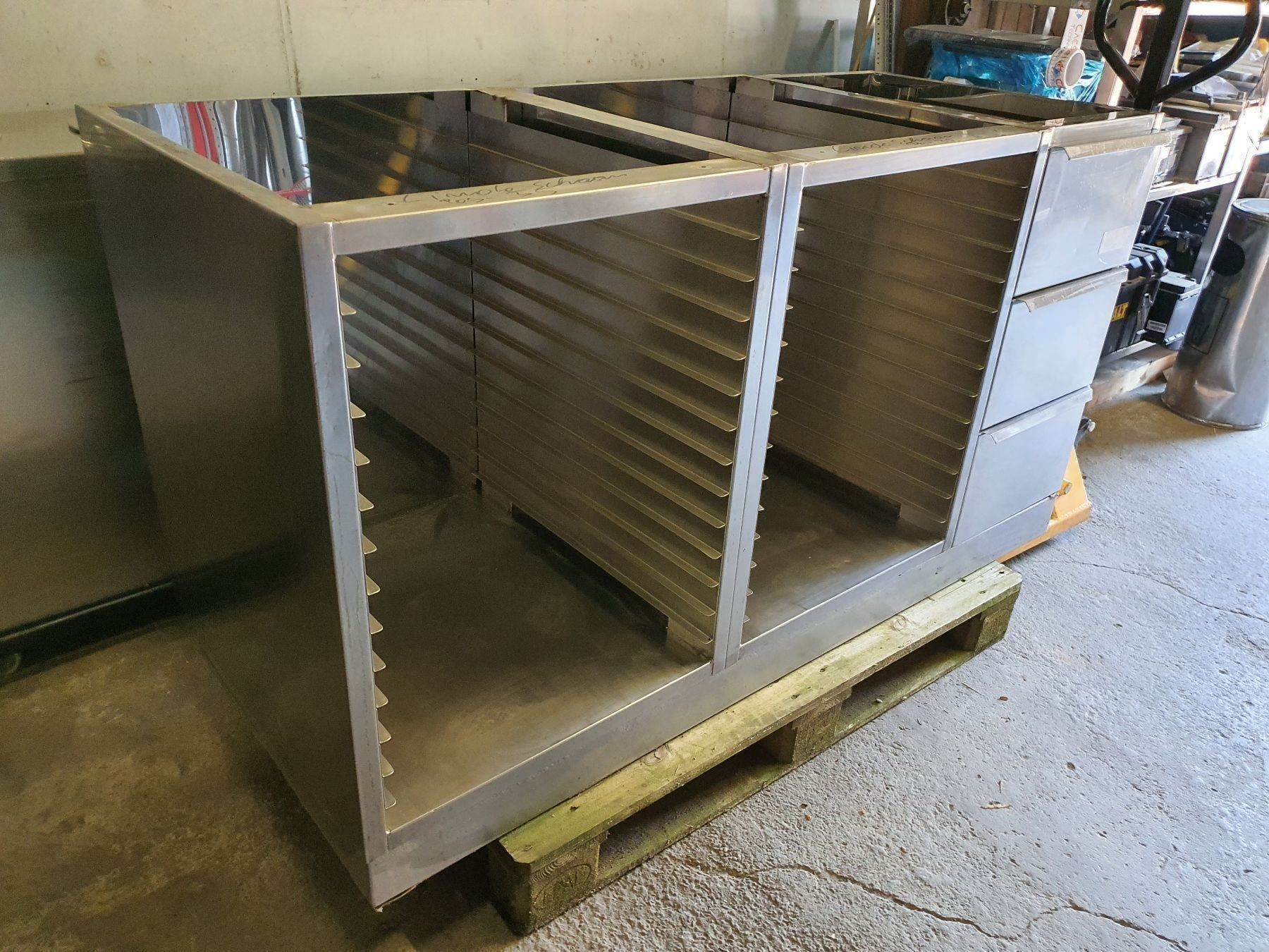 Cucine complete: Gastro Arbeitstisch #262 – Usato da Wuppenau venduto da Gastro-Wuppenau 1
