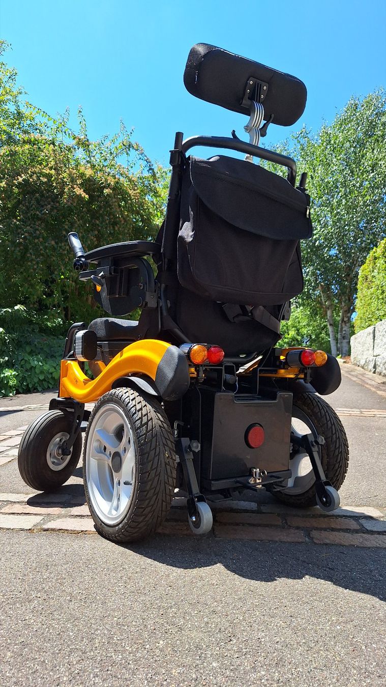 Sedie a rotelle: Elektrorollstuhl Invacare – Usato da Kreuzlingen venduto da Evian 1