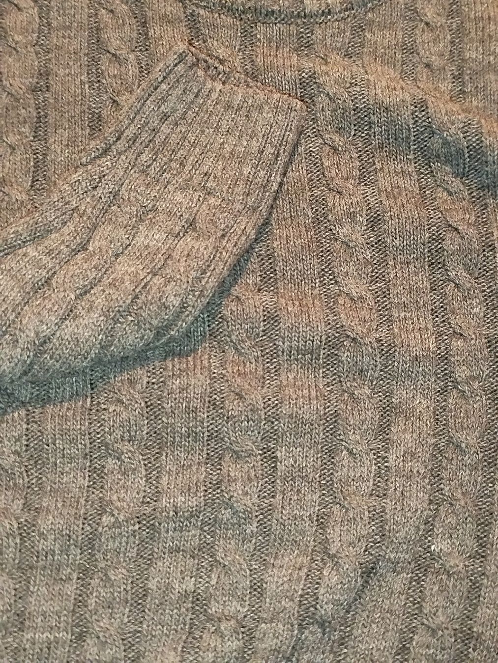 Maglioni & Felpe: Warmer Strickpullover, Grösse L, ideal für den Winter – Usato da Unterseen venduto da M.47 3