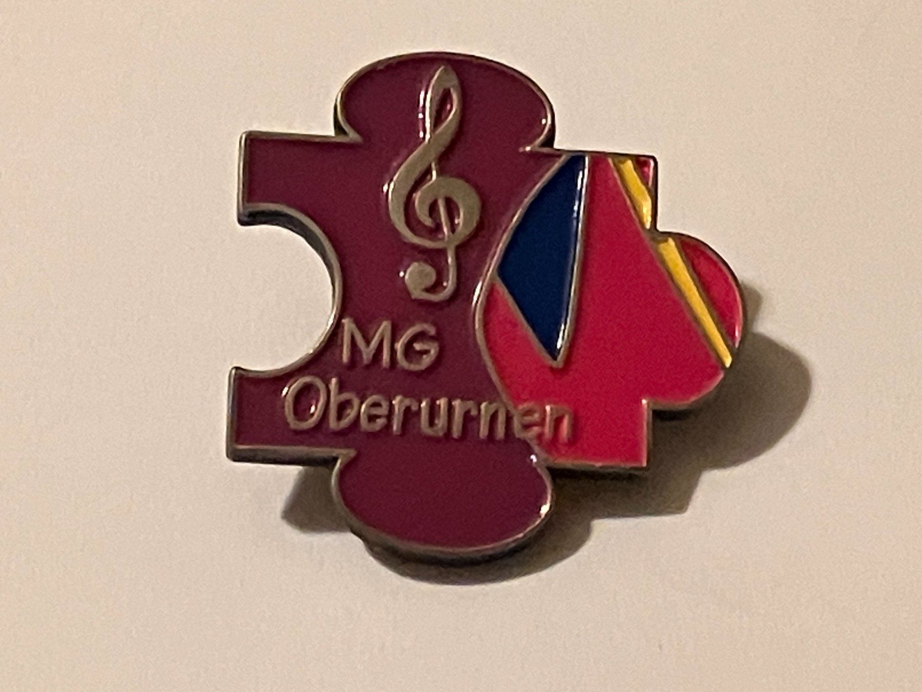 Placchette & Badge: 1 Pin Musikgesellschaft Oberurnen – Usato da Basel venduto da djwwpp