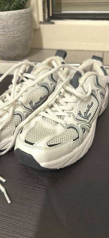 Lotti di vestiti: Damenkleidung – Usato da Zürich venduto da med_zdz8 3