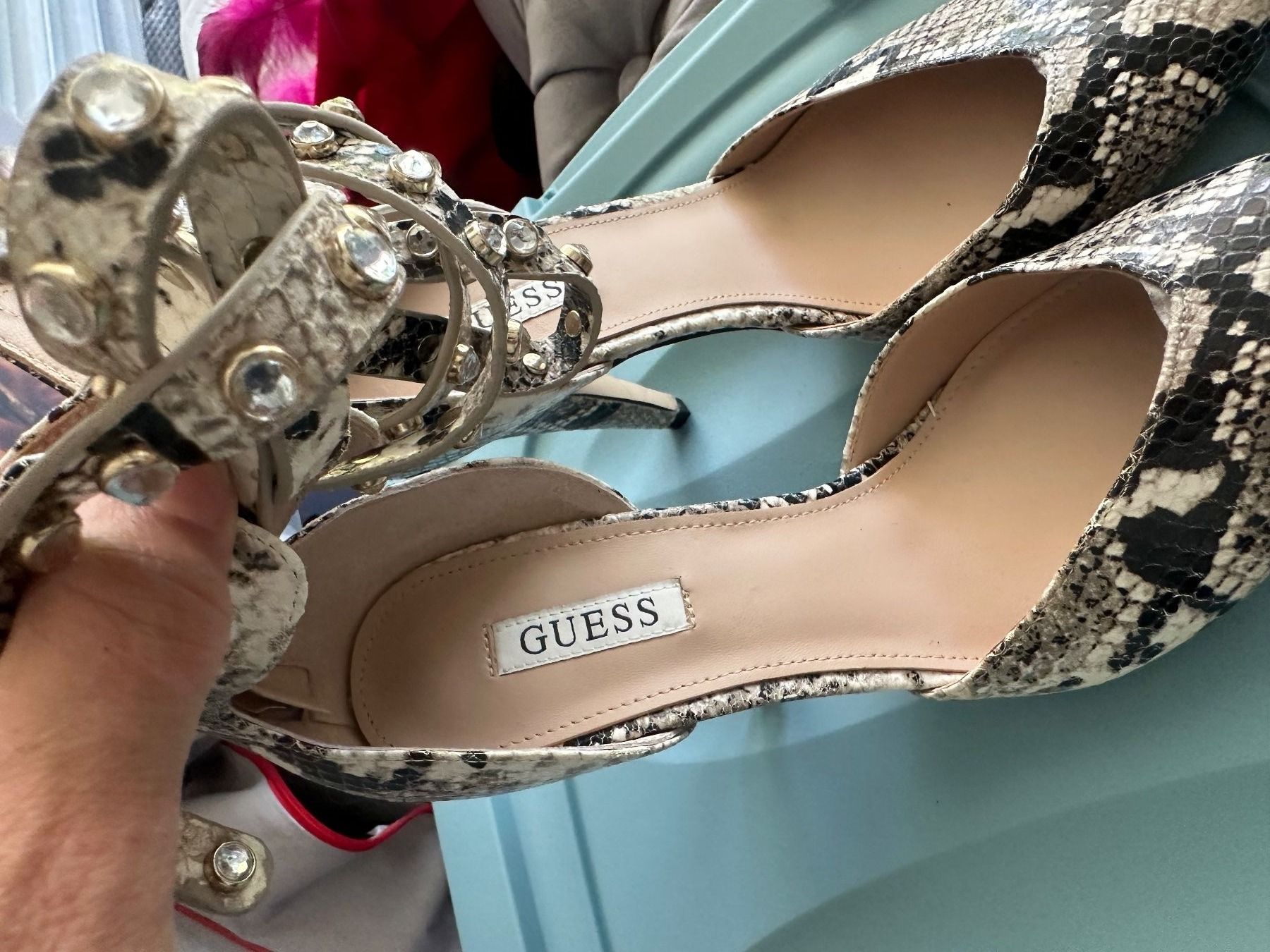 Guess Scarpe da donna: GUESS – Usato da Bottighofen venduto da vendeo 1
