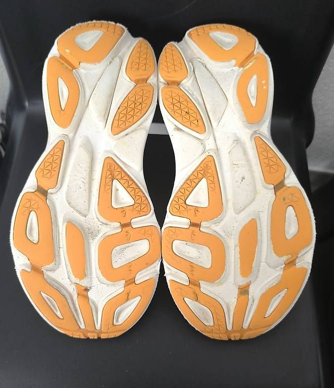 Herrenschuhe: HOKA Bondi 8  Grösse EU 46 – Gebraucht aus Pully von shulgin788 3