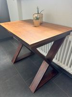 Holztisch