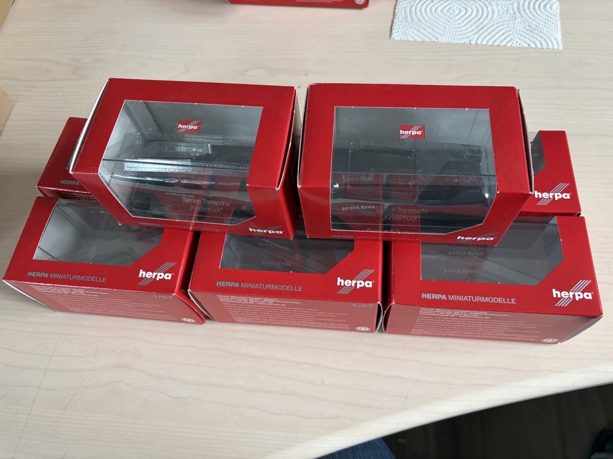 Herpa Modellini d'auto: 8x PC Vitrine Zugmaschine  Talmon – Nuovo e nell'imballaggio originale da Felben-Wellhausen venduto da Mobil01 1