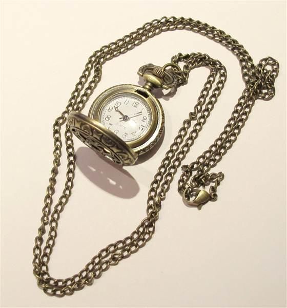 Uhren: Umhänge-Uhr / Umhängeuhr Steampunk – Neu (gemäss Beschreibung) aus Schwanden GL von UHRKNALL 1