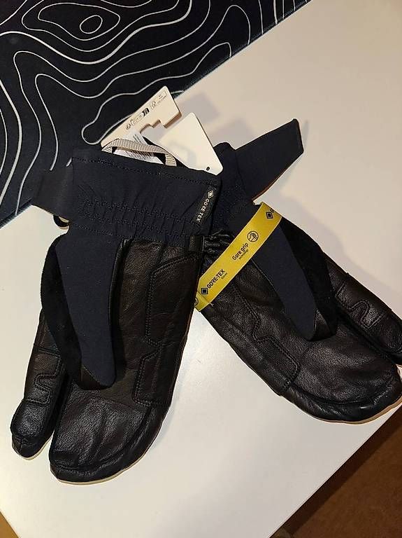 Guanti & manicotti: Salamon Gore-Tex Handschuhe – Usato da Obernau venduto da pet_rtf8 2
