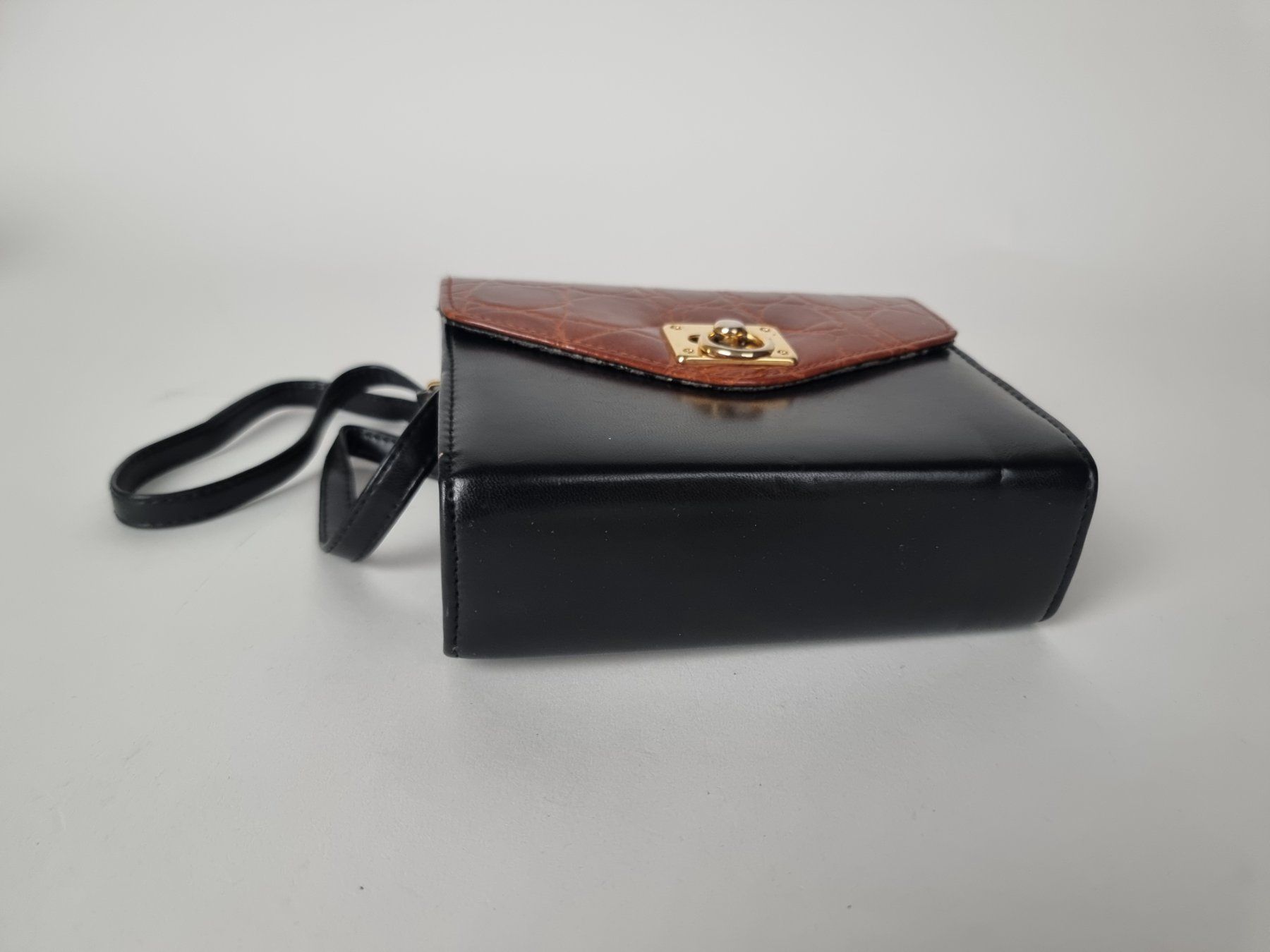 Borse da donna: Kleine Tasche – Usato da Urtenen-Schönbühl venduto da Restwert_Schoenbuehl 2