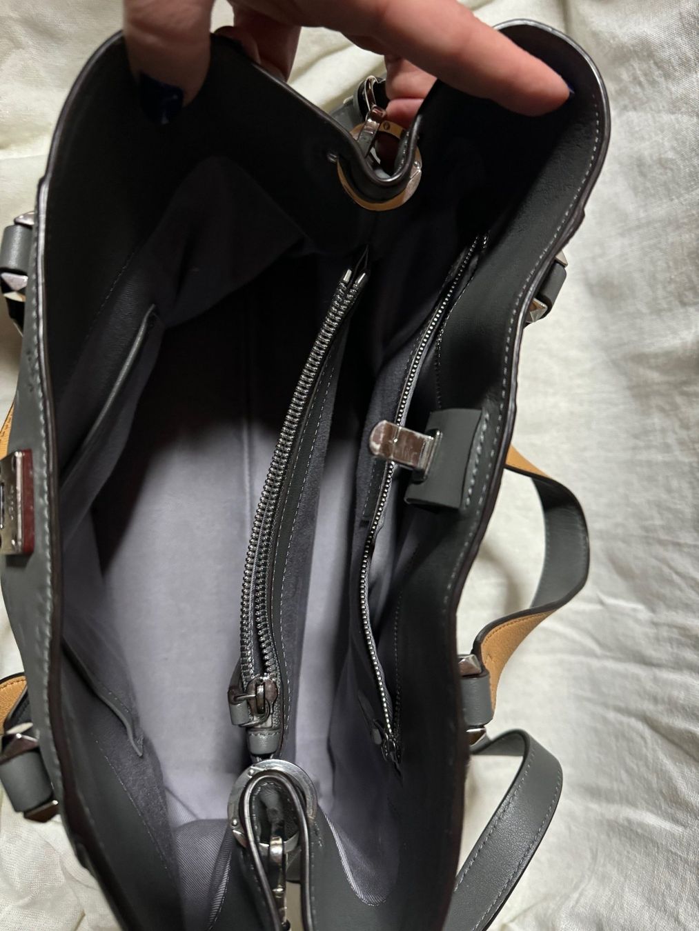 Mcm Sacs femmes: MCM Essential Tasche aus Leder – D'occasion à Ballwil par Quinaara 2