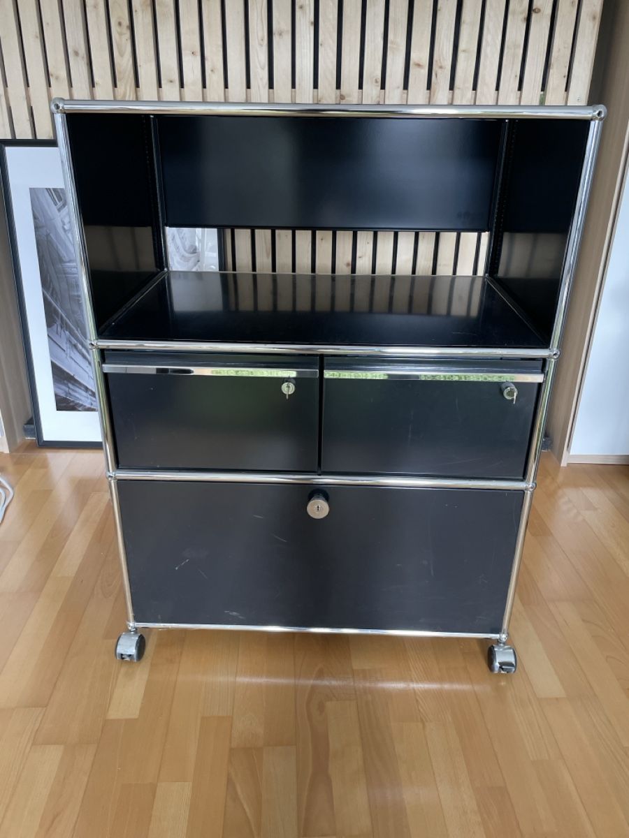 USM Banconi: USM Haller Sideboard Schwarz mit Rollen – Usato da urdorf venduto da carroe