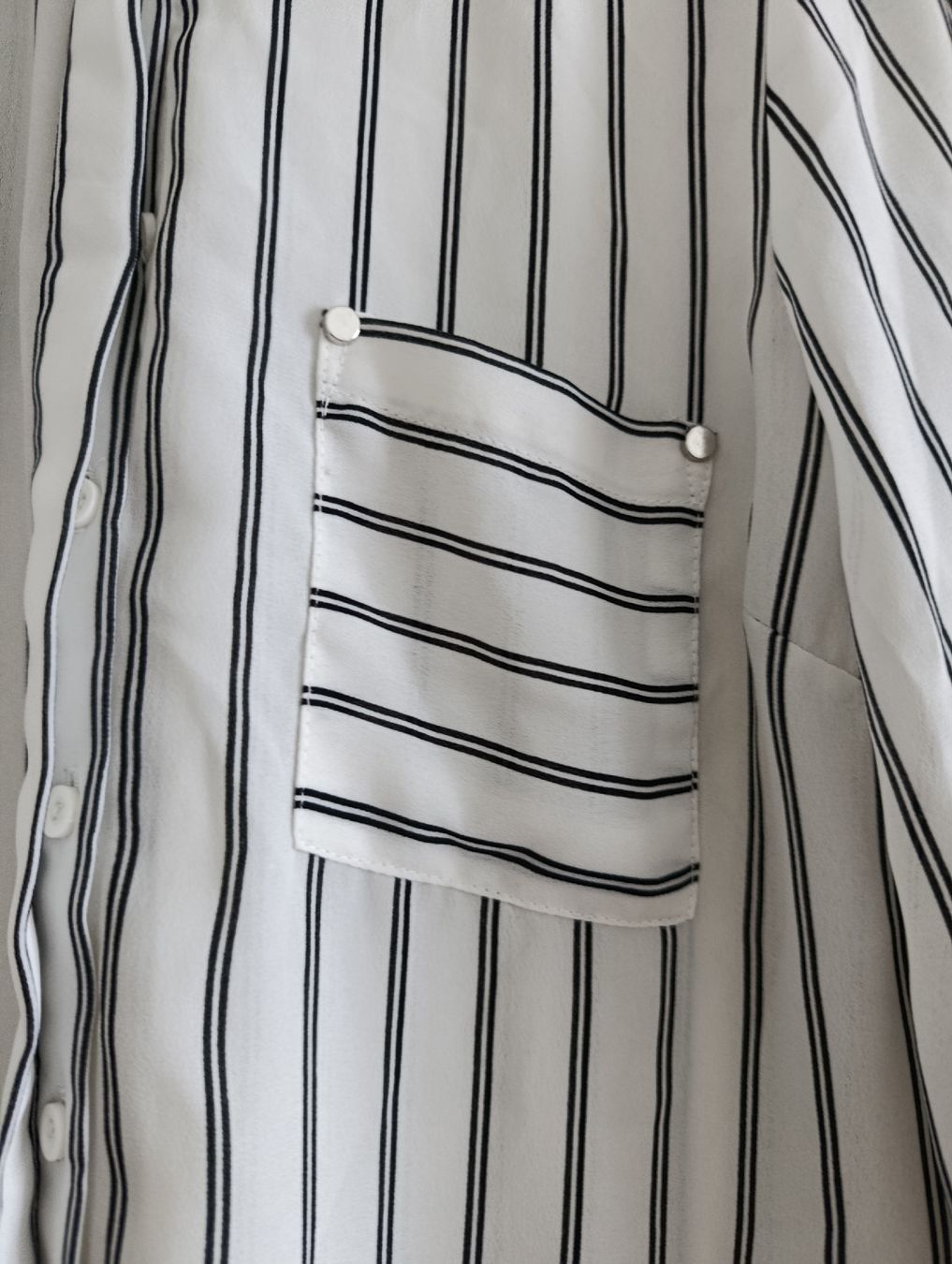 Camicette: Bluse Gr.S Chicorée weiss mit schwarzen Streifen – Usato da Bellach venduto da TORA4 2