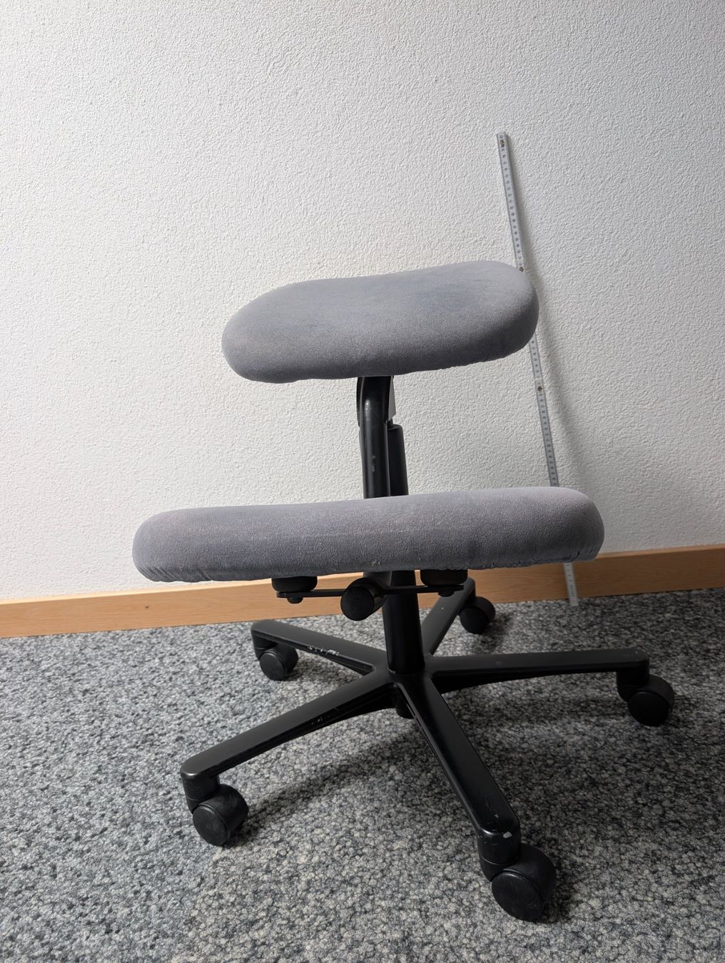 Stokke Sedie: Bürostuhl - HAG Balans Vital Kniestuhl – Usato da Thalwil venduto da Tgatga 2