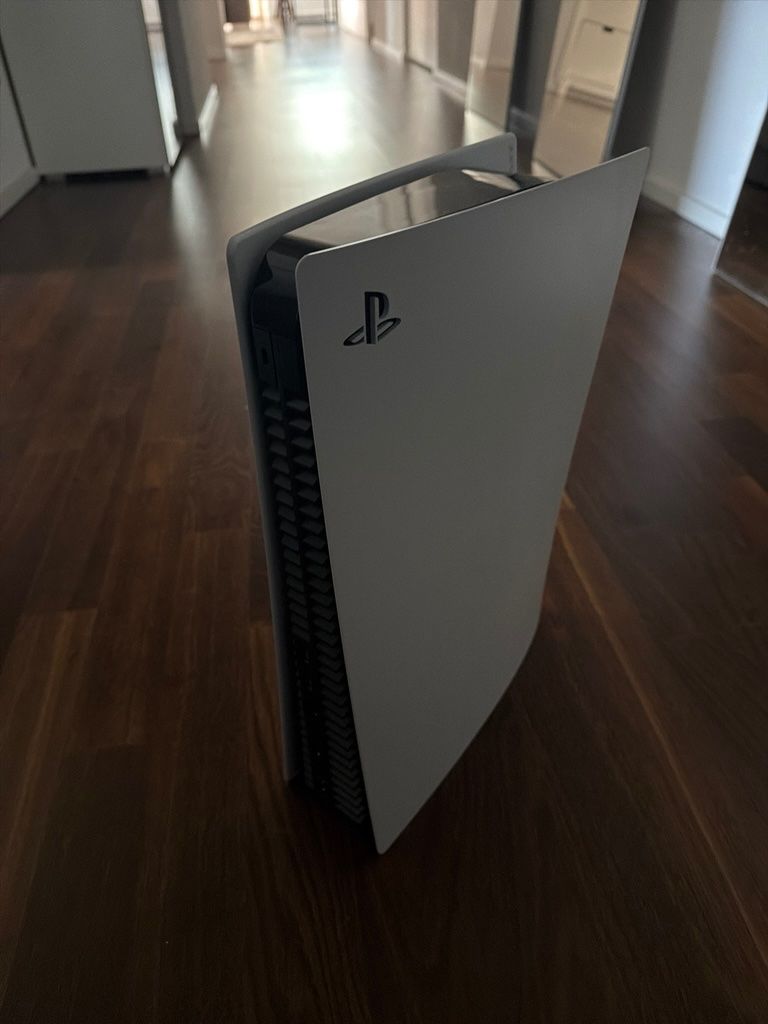 Console: PS5 gebraucht aber neuwertig – Usato da kreuzlingen venduto da sme_hp9r 2
