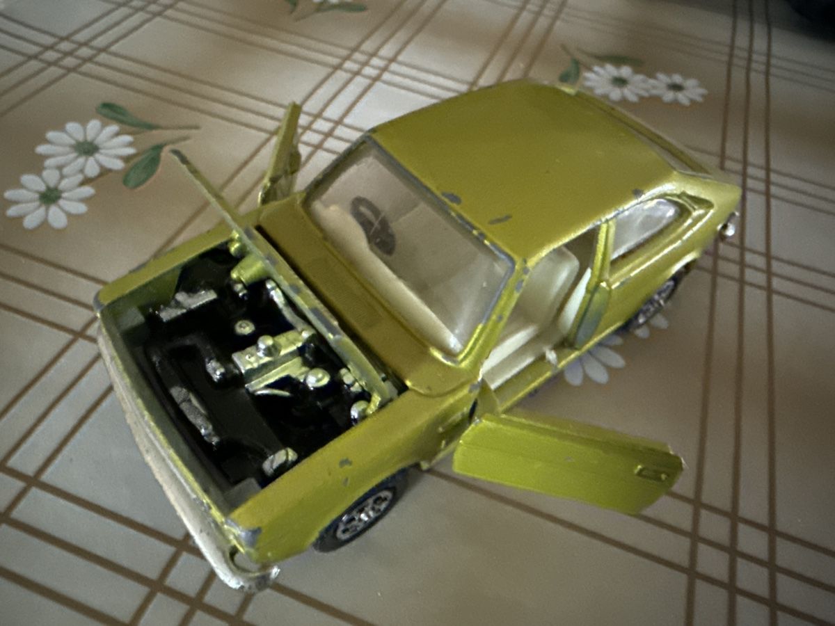 Corgi Toys Modellini d'auto: Corgi Toys Morris Marina 1.8 TC – Usato da Wohlen AG venduto da NincoA-Z 3