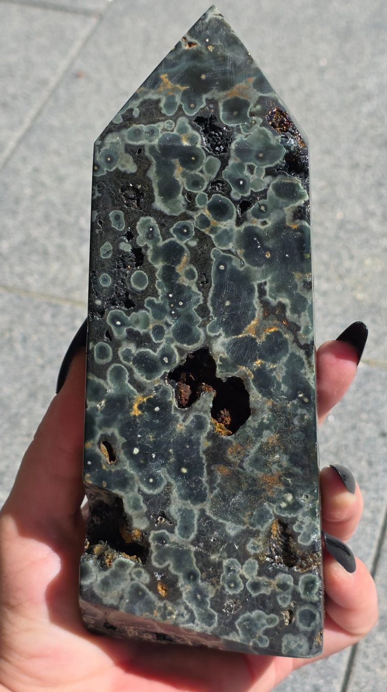 Minerali & Pietre curative: Top Regenwaldjaspis Obelisk 637g – Nuovo e nell'imballaggio originale da Matzingen venduto da Shay_Crystalz