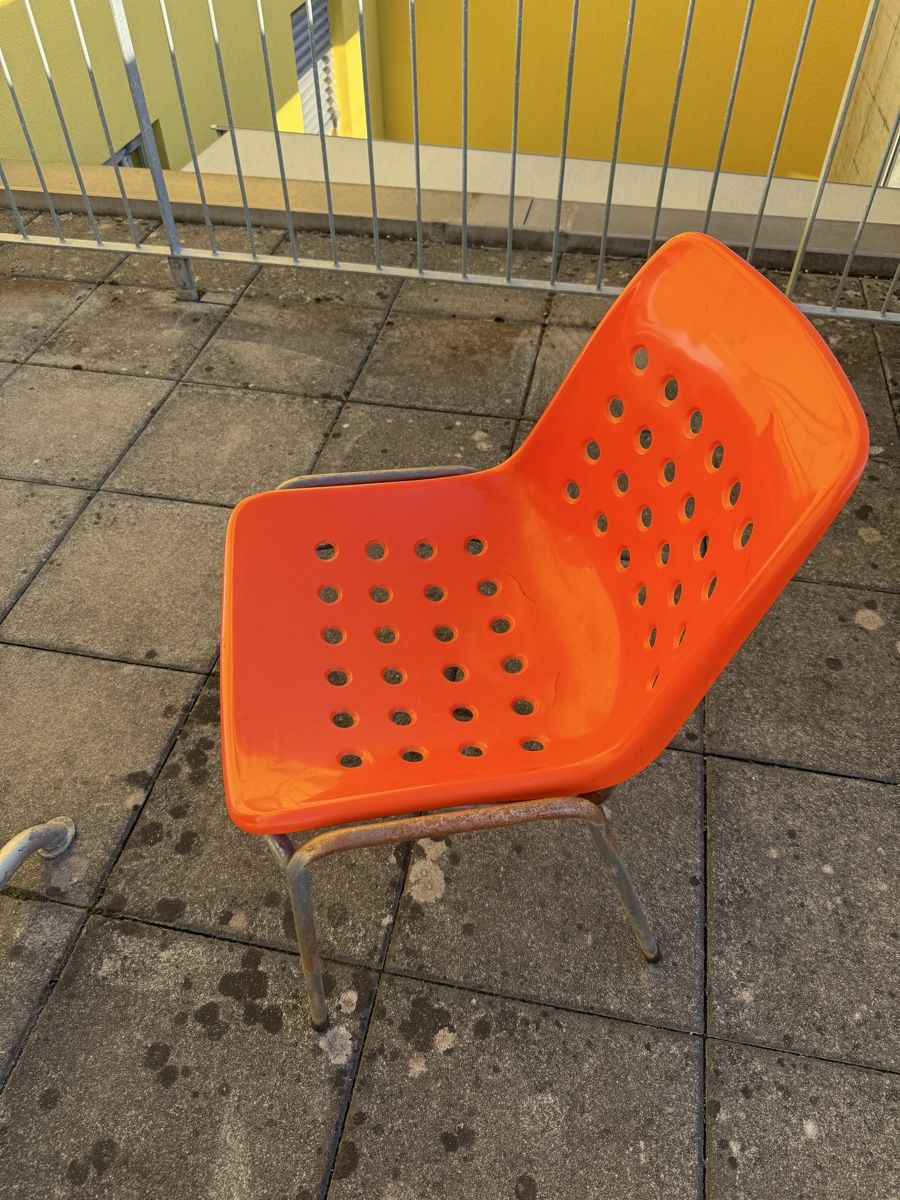 Set di tavolo e panche: Blechtisch mit 4 Stühlen – Usato da Zofingen venduto da Sammlerich 2