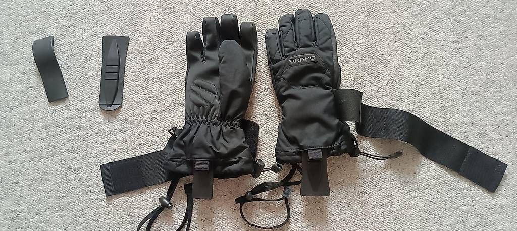 Guanti & manicotti: Handschuhe Dakine Wristguard Junior – Usato da Alt St. Johann venduto da mar_rgq8 2
