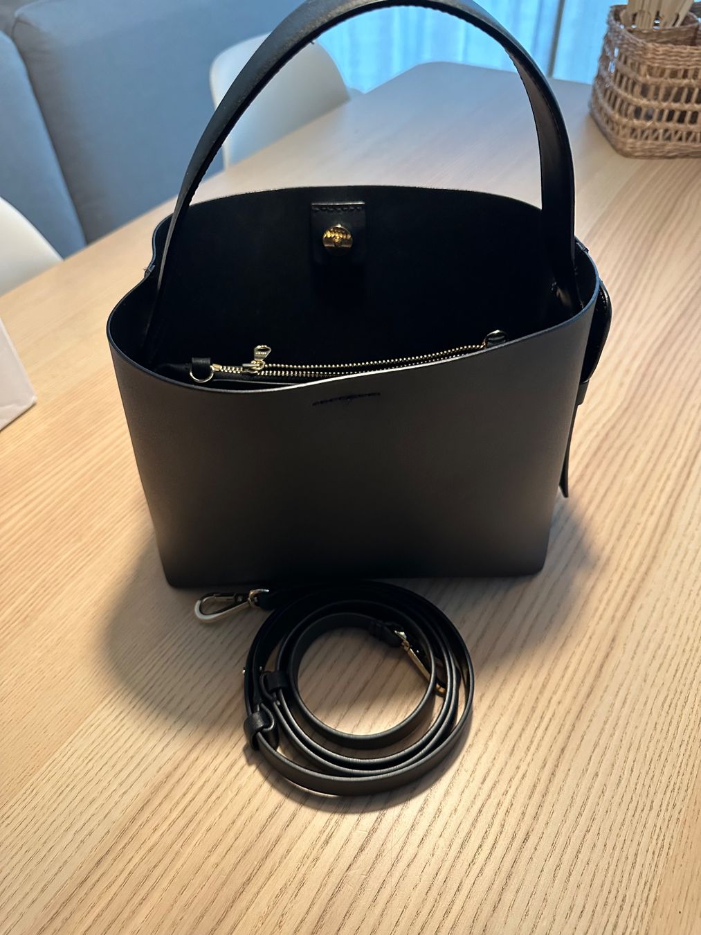 Arket Borse da donna: ARKET Black Leather Bucket Bag – Usato da Wallisellen venduto da joaosilva94