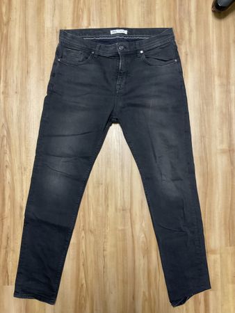 Herren Jeans ZARA schwarz Grösse 46 guter Zustand
