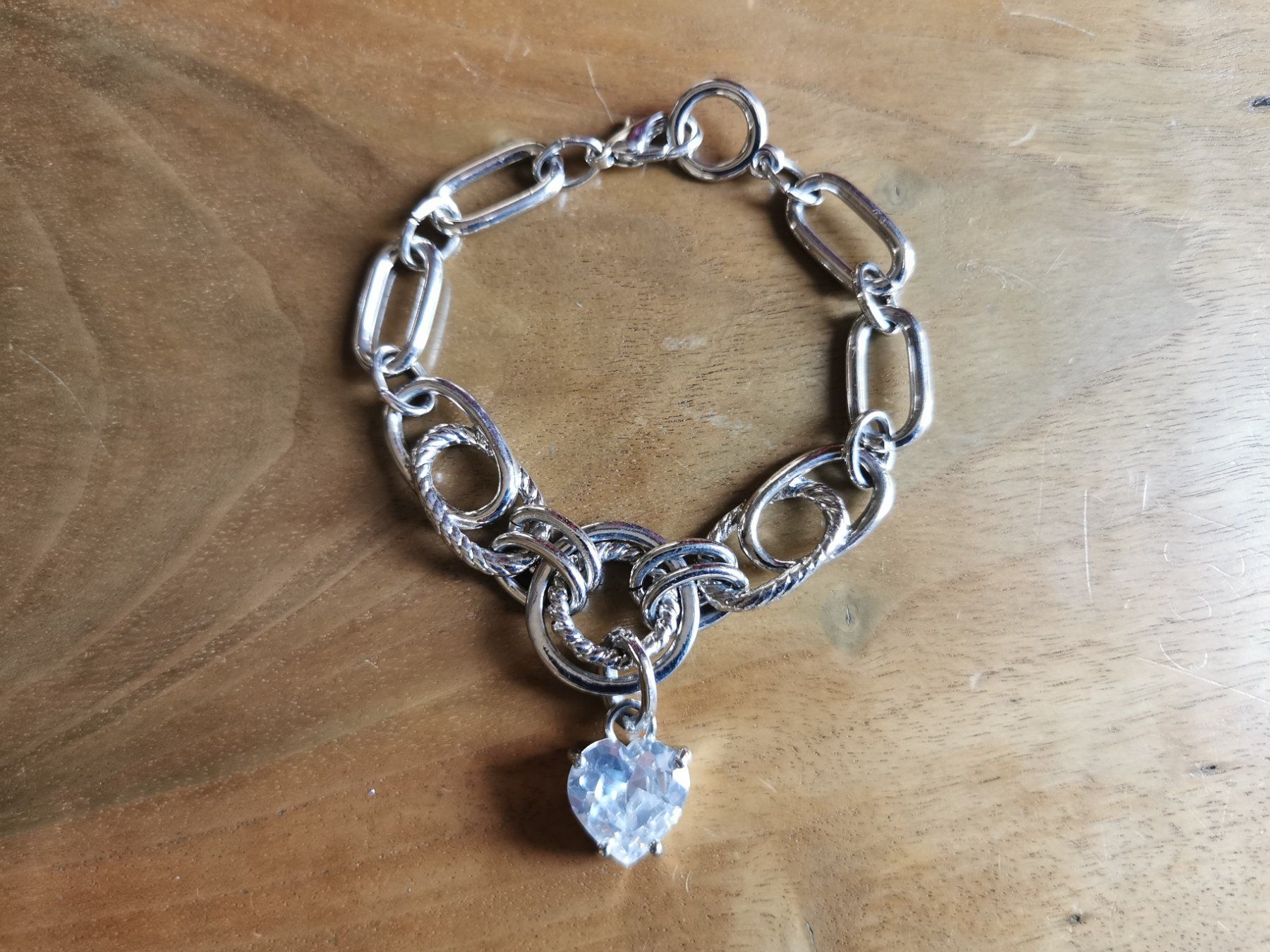 Bracciali & Braccialetti: Statement Armband mit Herzanhänger – Usato da Stäfa venduto da flamingo_17