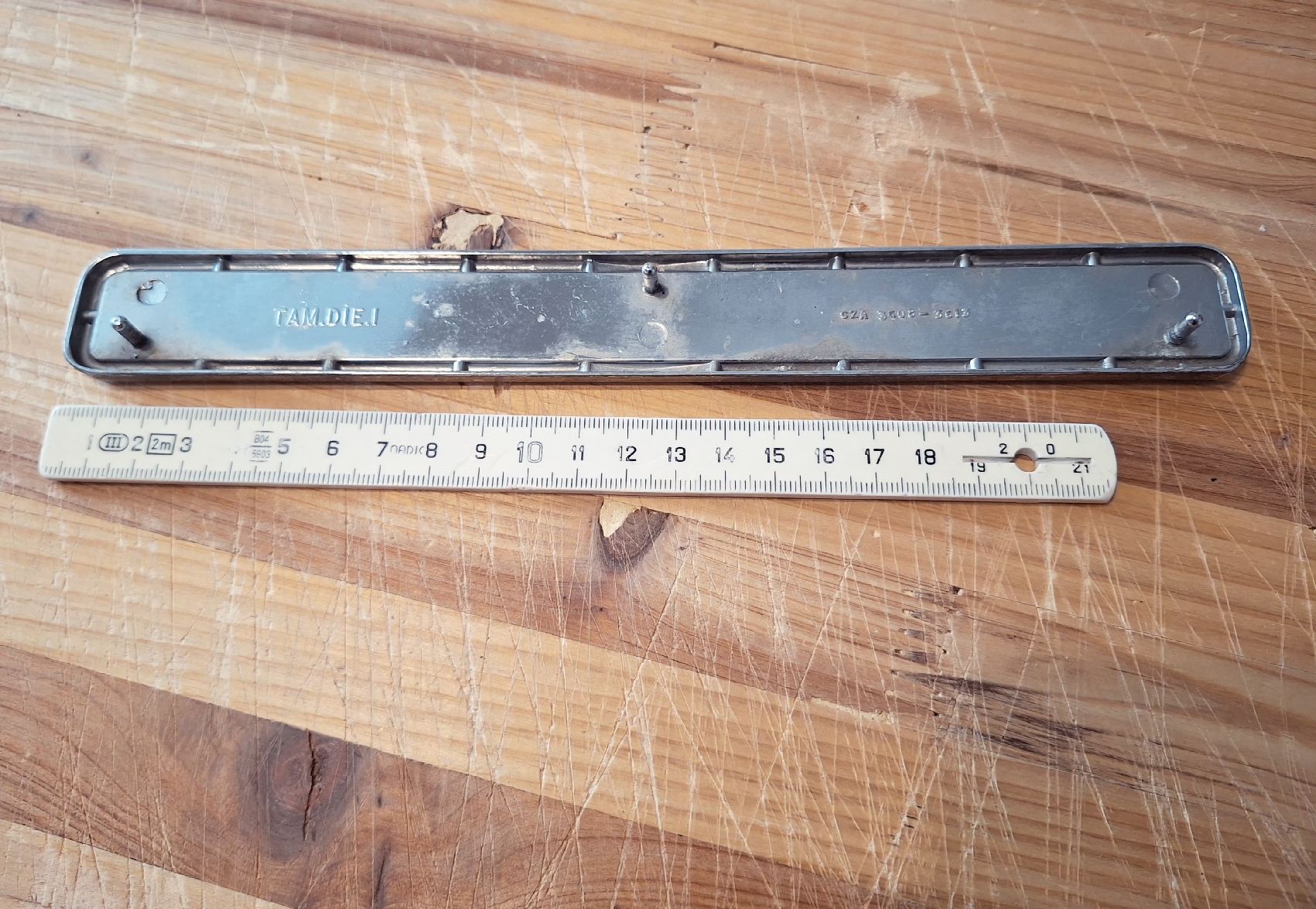 Austin Tutti pezzi di ricambio auto: Austin 1300 Emblem – Usato da Triesen venduto da BLACKSHEEP75 3