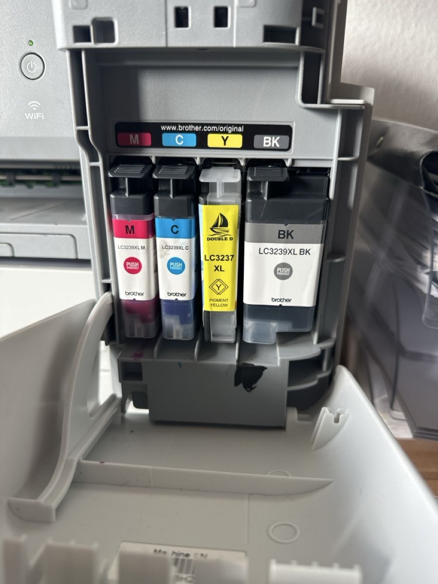 Brother Stampanti: Brother MFC-J6930DW Drucker Multifunktionsgerät – Usato da Eschenz venduto da Fel_f9z2 1