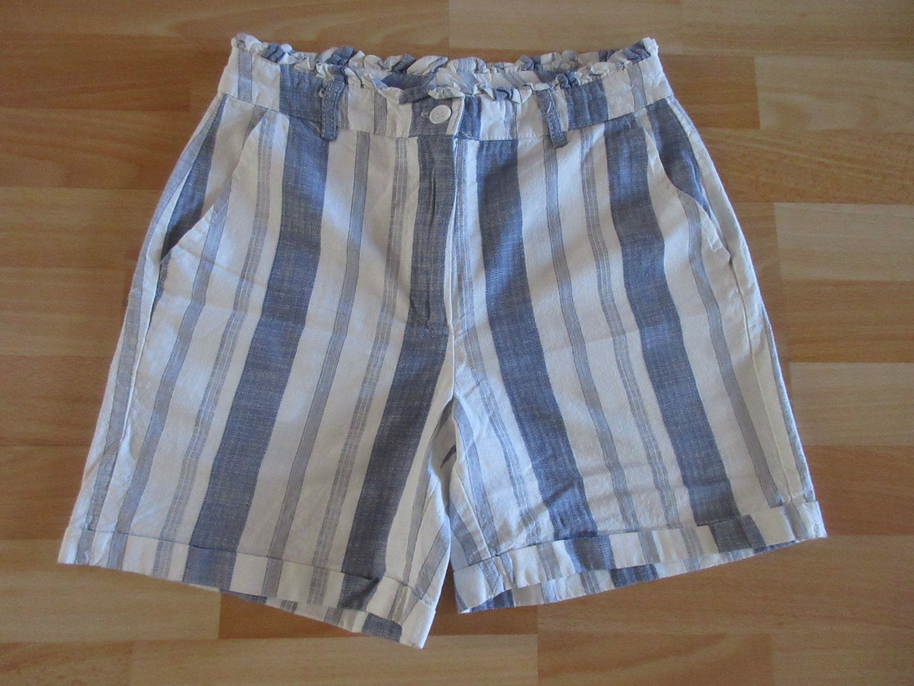 Pantaloni: Kurze Hose Grösse 34 – Usato da Kaisten venduto da renault015
