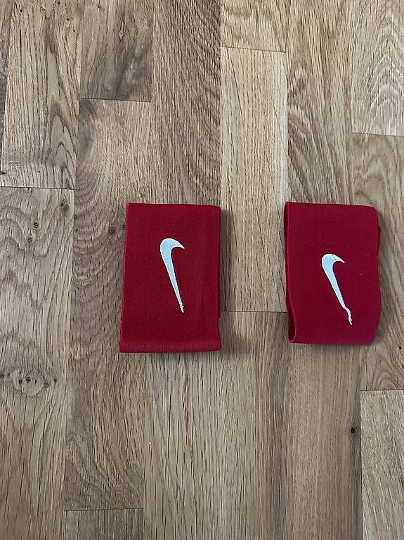 Cuffie: Nike Guard Sleeve – Usato da Schaffhausen venduto da Goni17