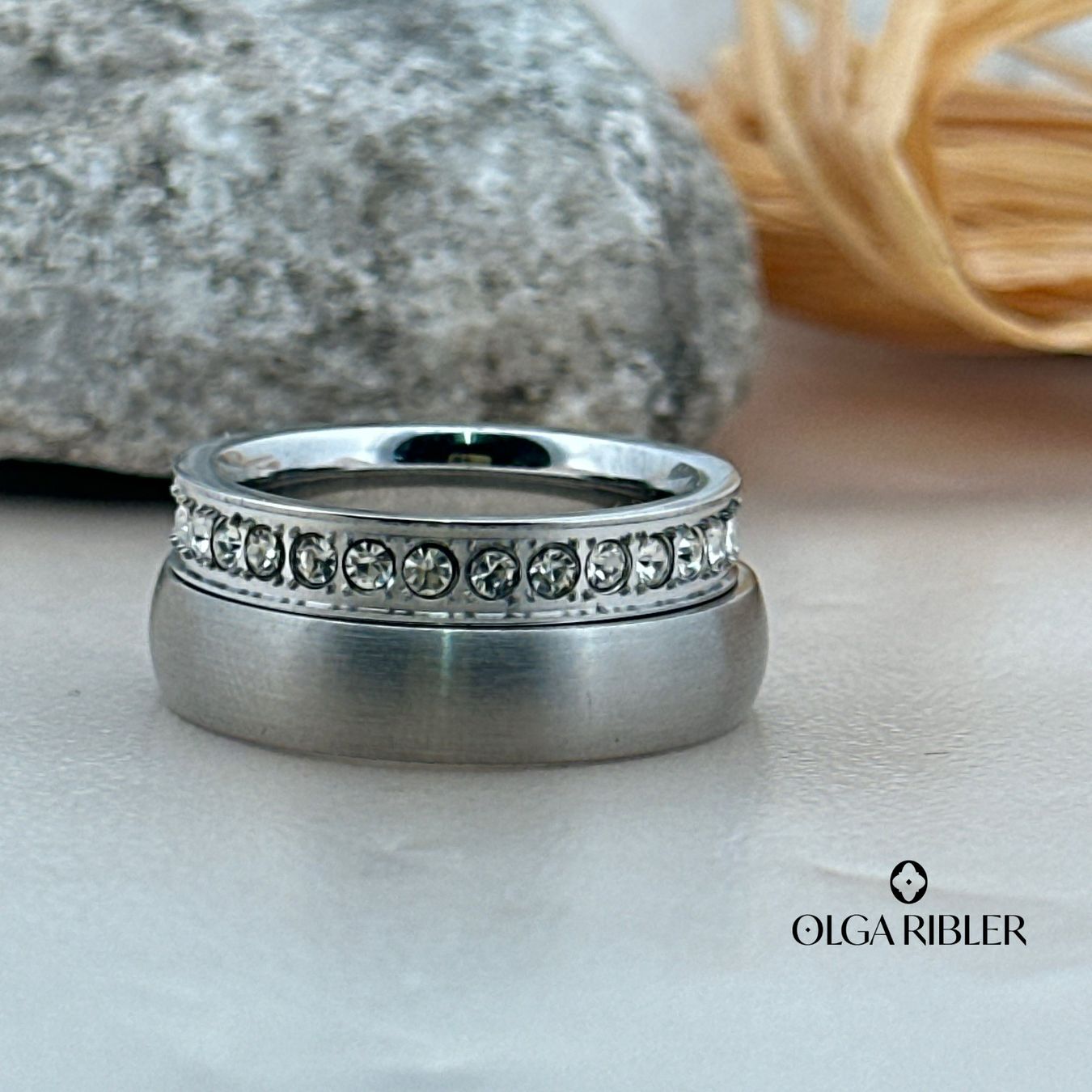 Olga Ribler Anelli: Edelstahl und Titan Ring Set 2 Ringe – Nuovo (secondo la descrizione) da Luzern venduto da byolgaribleroutlet