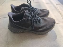Nike Sneaker schwarz Grösse 42 gebraucht