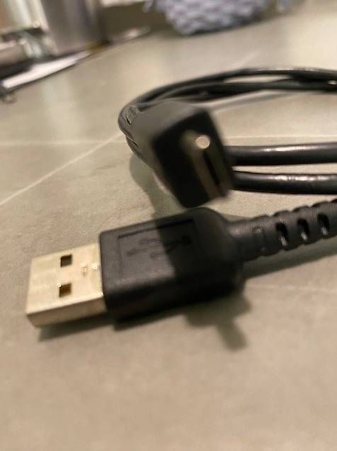 Cavi: Micro-USB auf USB-A-Kabel Schwarz – Usato da Pratteln venduto da davidjg78 1