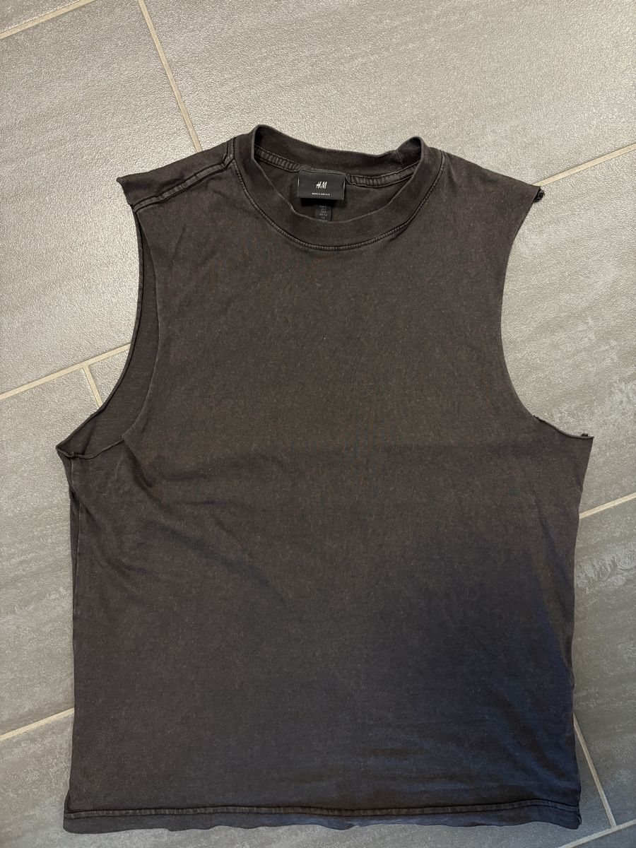 H&M T-Shirts: H&M Tanktop S – Gebraucht aus Rümlang von svent 1