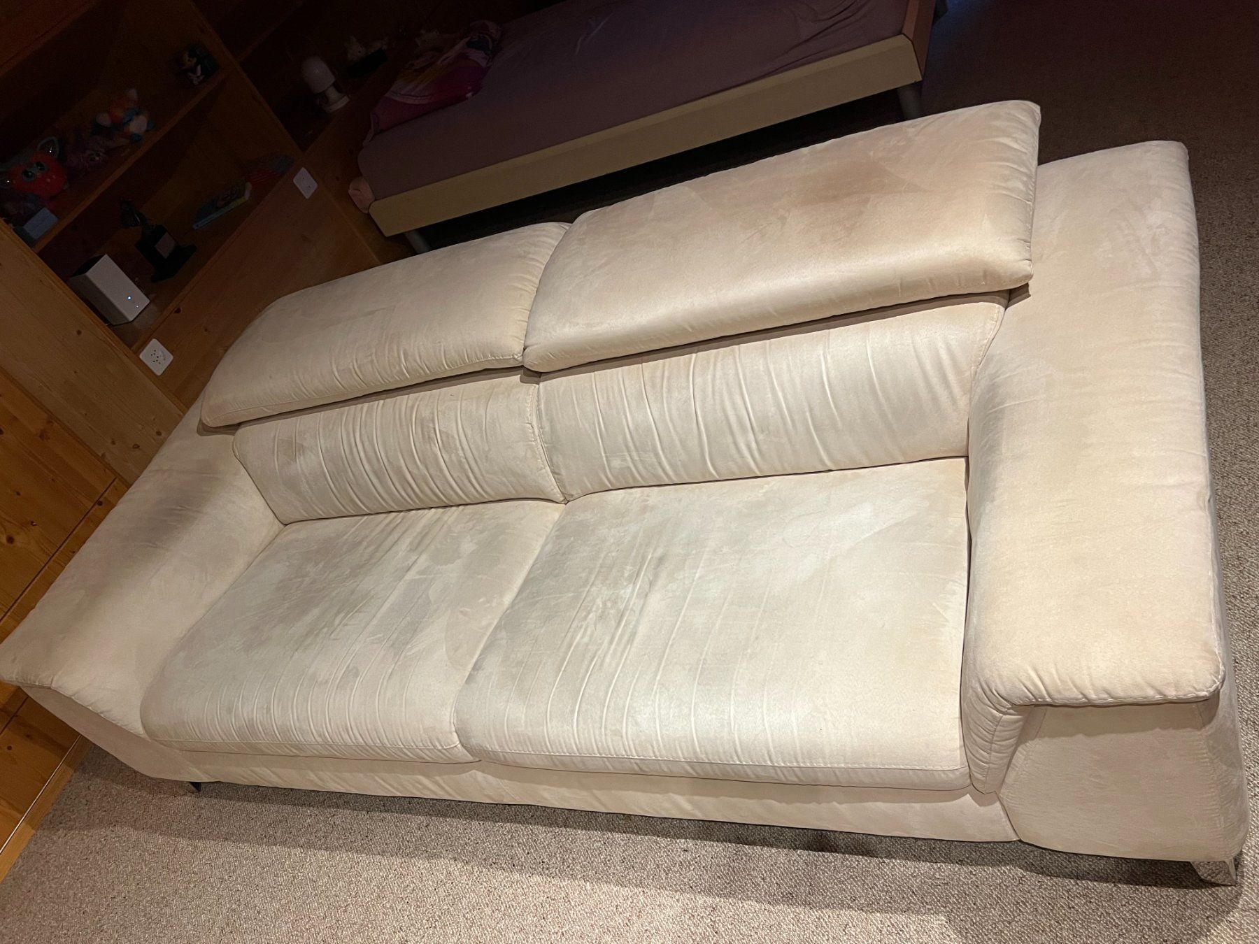 Sofas: Italienisches Designer-Sofa beige Alcantara – Gebraucht aus Aesch LU von paaadel 1