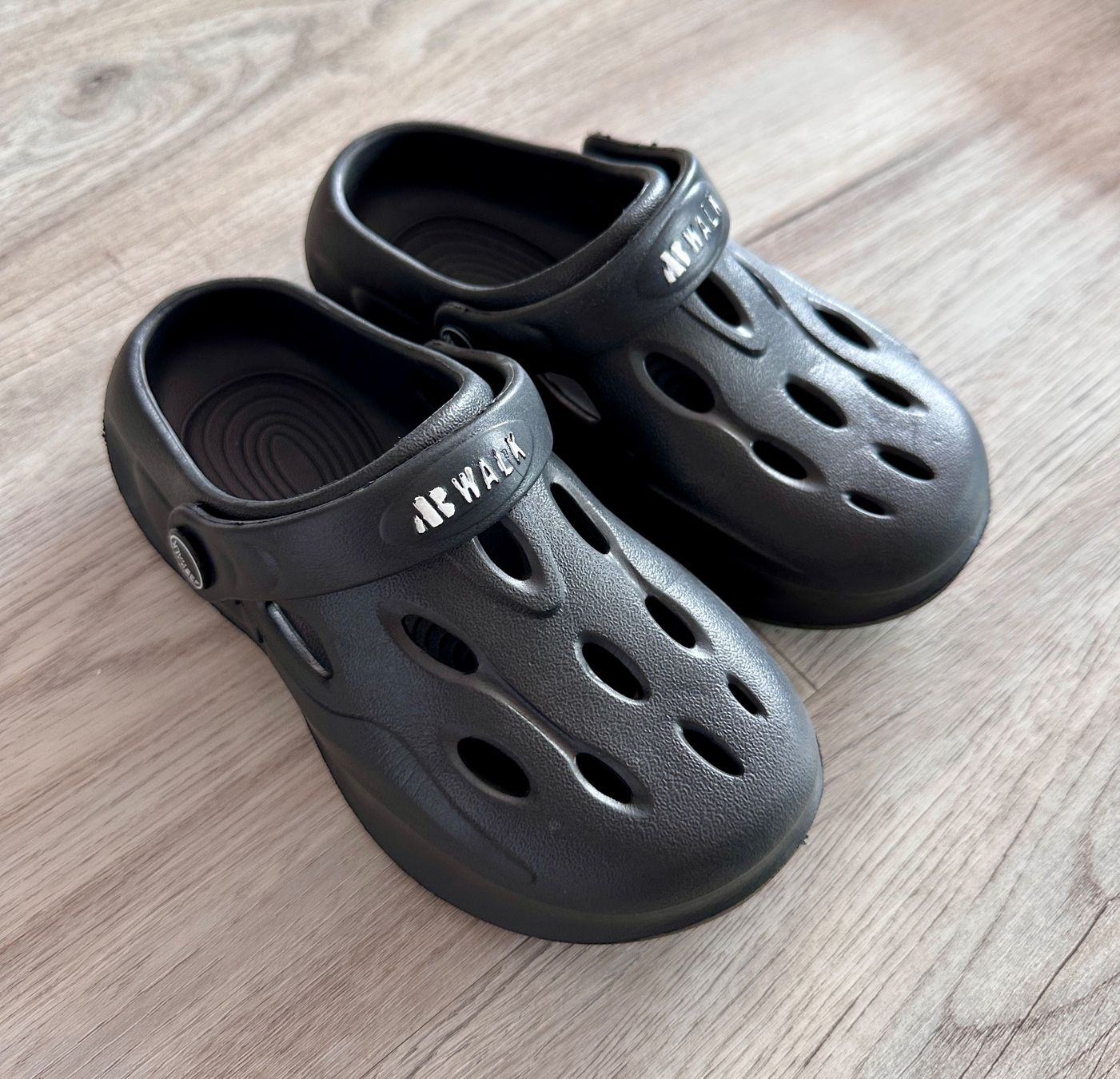 Scarpe per ragazzi: Gr 33 Clogs Sandalen Clog NEUW – Usato da Rickenbach b. Wil venduto da sunneschii_ 1