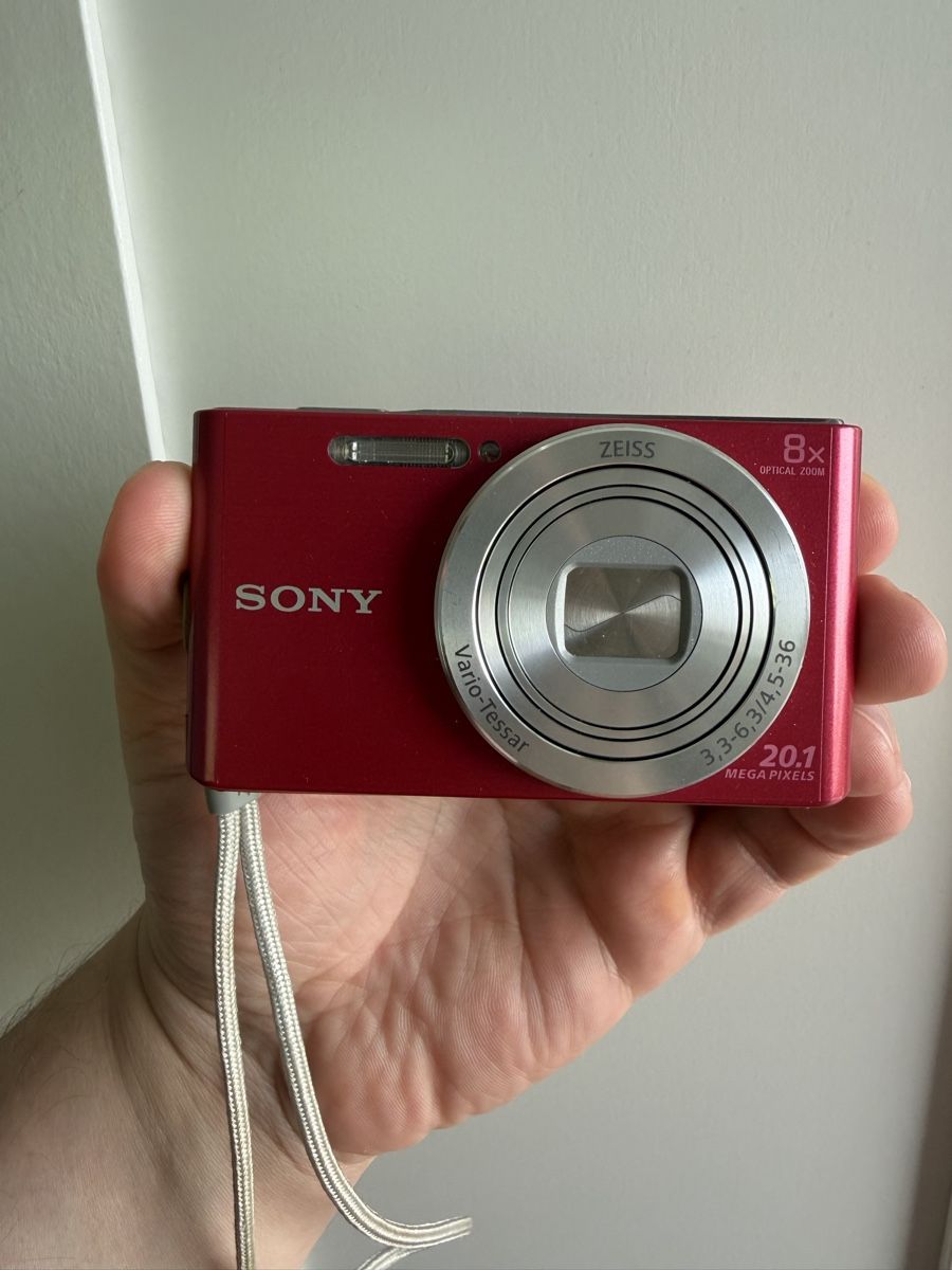Sony Fotocamera: Red Sony DSC-W830 20.1MP digital camera – Usato da Niederbipp venduto da yar_tf6f 1