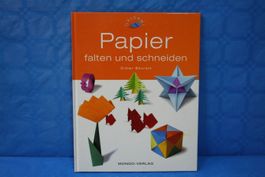 Papier falten und schneiden