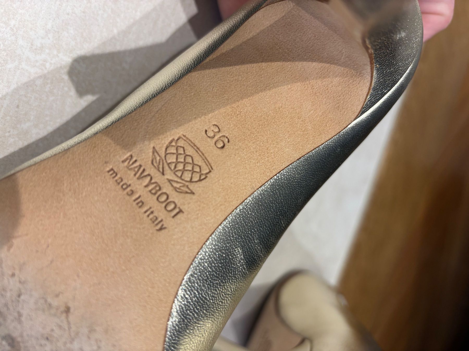Navyboot Chaussures femmes: Pumps gold – D'occasion à Bern par mlmncln 5
