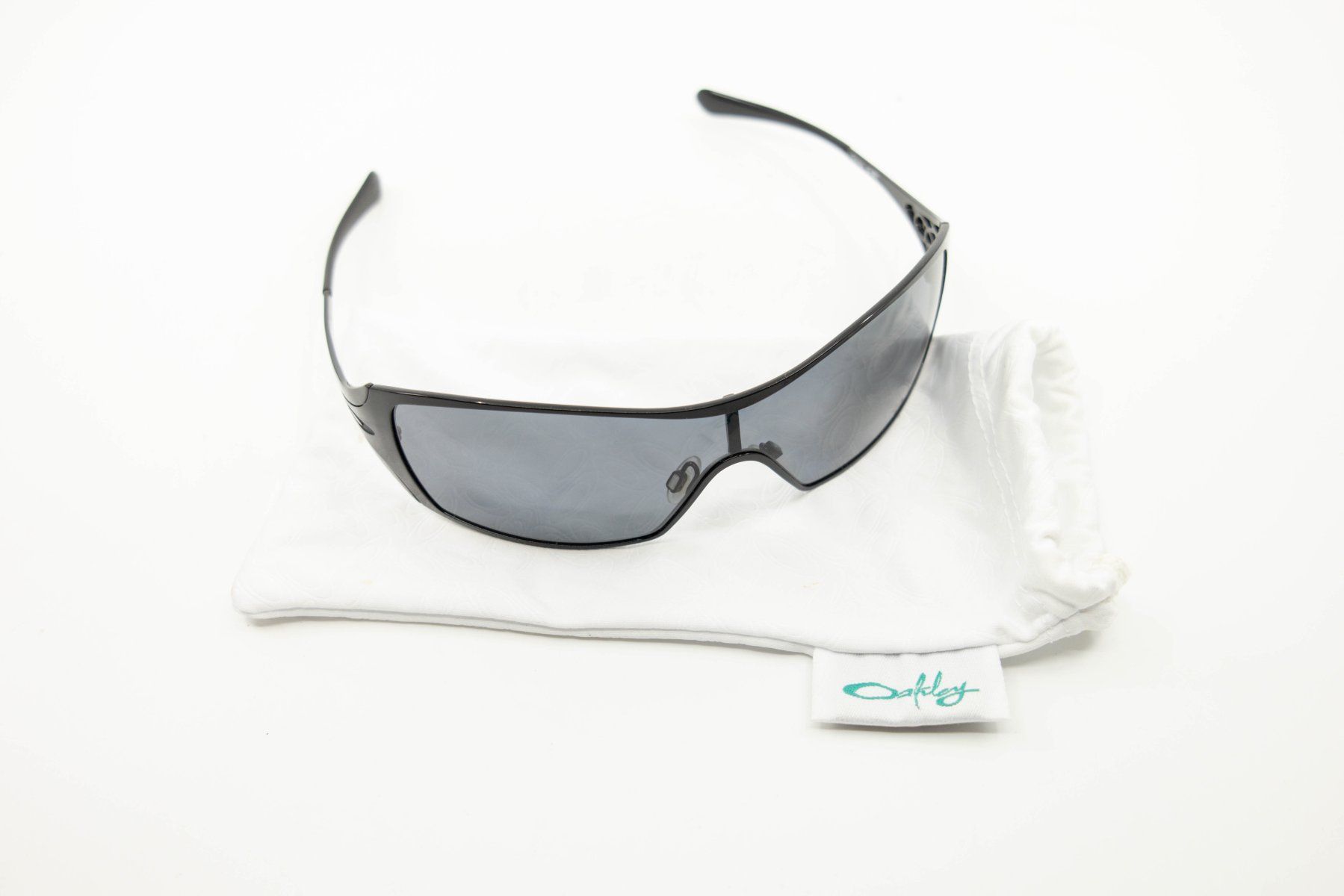Oakley Occhiali & Lenti: Oakley Dart Sonnenbrille / Schwarz – Usato da Zürich venduto da ZuercherBrockenhaus 8