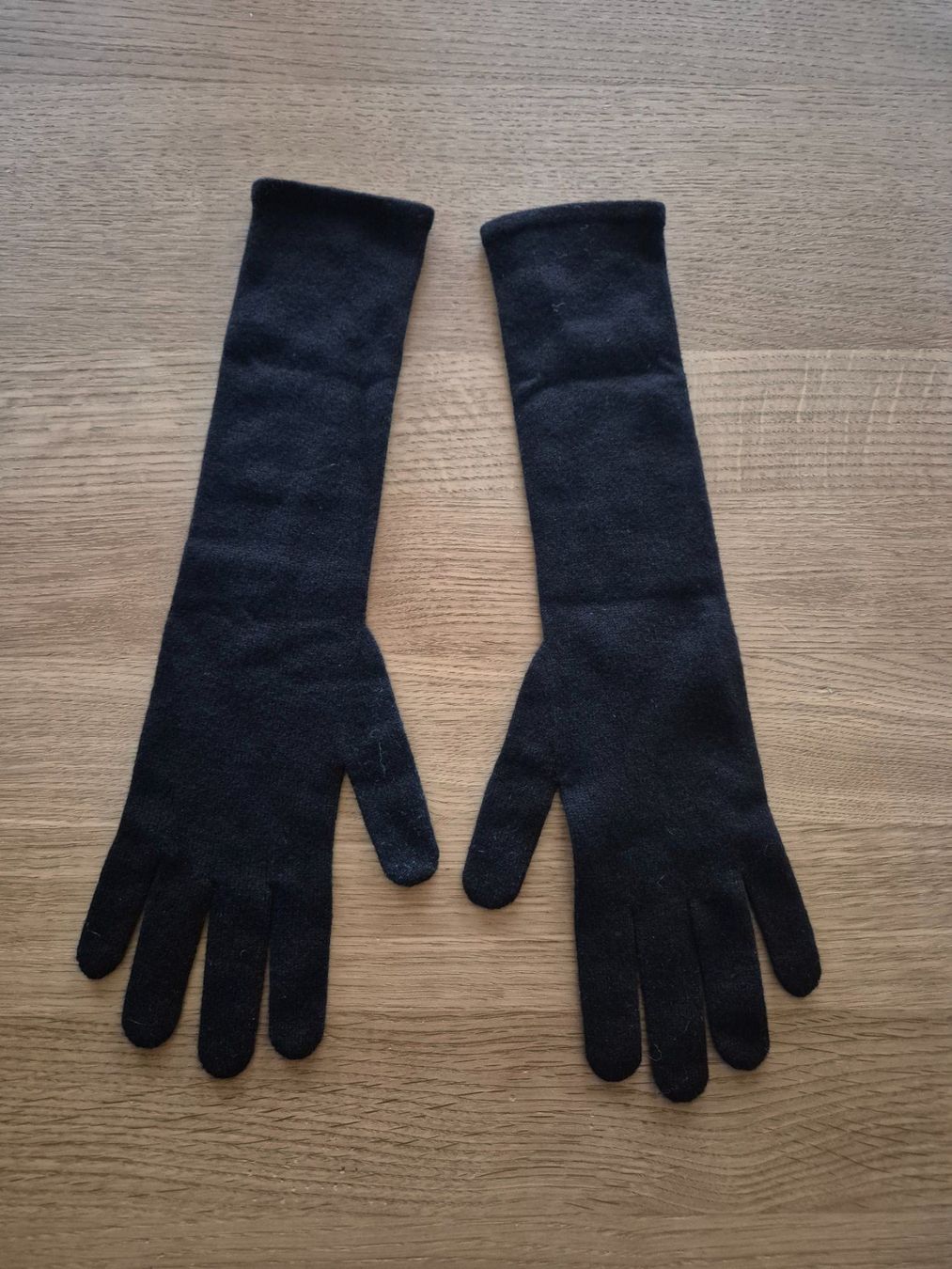 Gant Guanti & manicotti: NEUF 100% cachemire Dsquared2 gants longs noirs – Usato da Satigny venduto da Helene2014 1