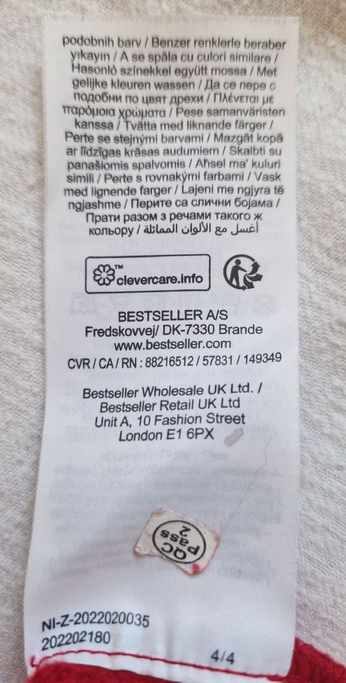 Maglioni & Felpe: Roter PulloverGr. 122, San Francisco, weich gefüttert – Usato da Muri b. Bern venduto da rol_xtf8 3