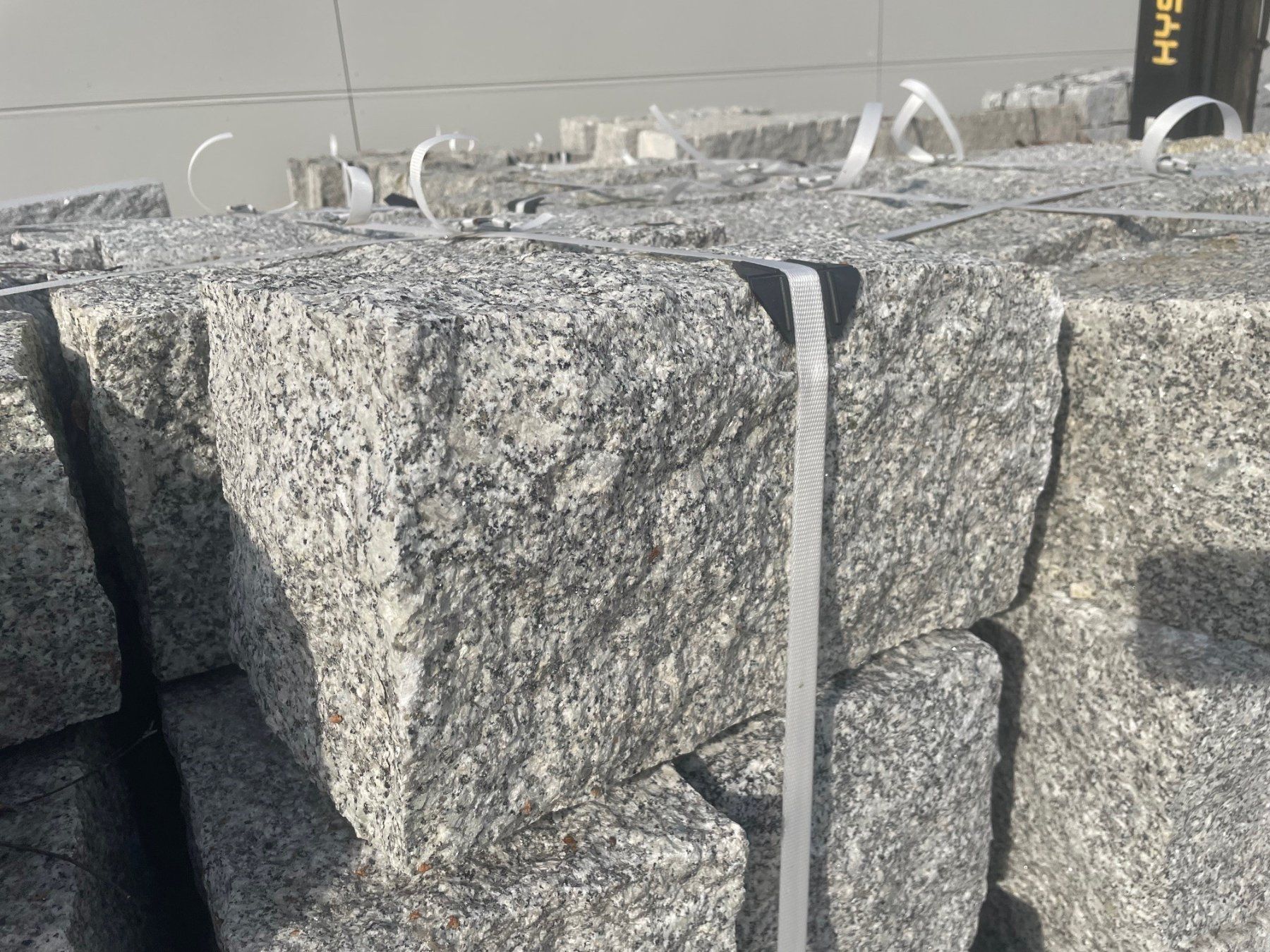Pietre & tegole: Granit Mauersteine / Quadersteine – Nuovo (secondo la descrizione) da Aarau venduto da natursteinhandel 1