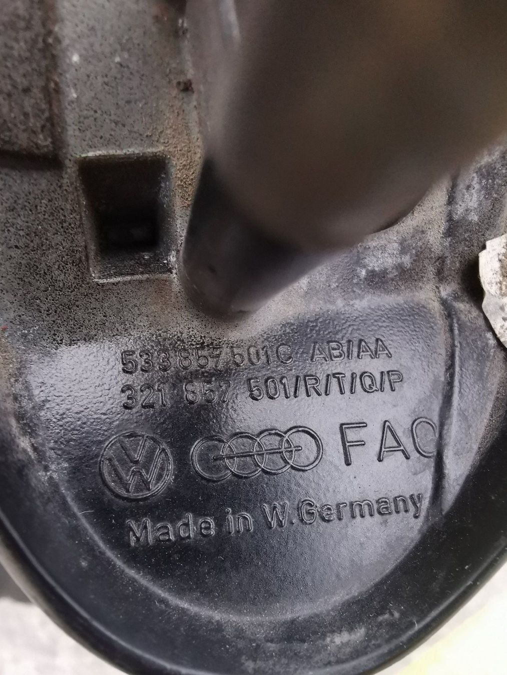 Tutti pezzi di ricambio auto: VW Audi Aussenspiegel – Usato da Mollis venduto da Makedonce 7