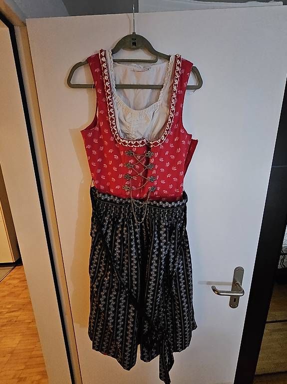 Kleider: Dirndl Gr. 38 inkl. ärmellose Bluse – Gebraucht aus Zürich von Sabineda 2
