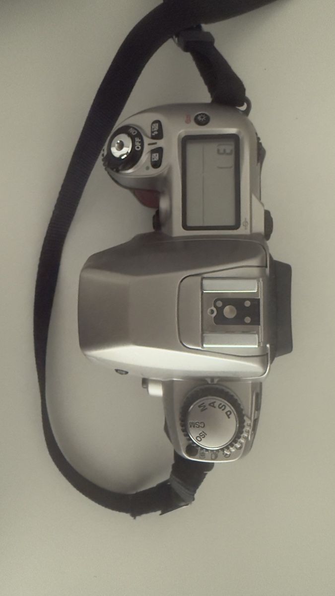 Nikon Fotocamera: Nikon F80 Spiegelreflexkamera mit Tragegurt – Usato da Thun venduto da NaimeG 2