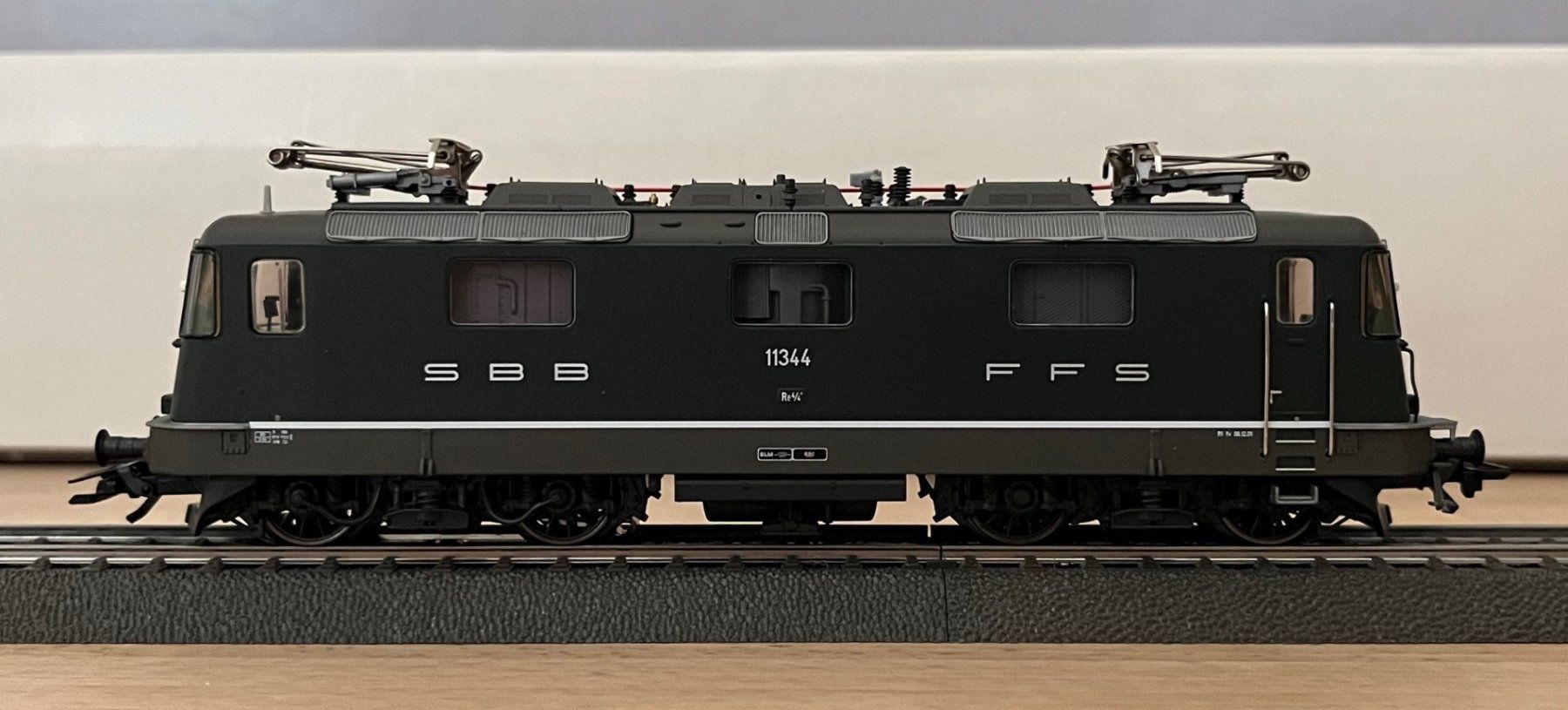 Märklin Modellini di ferrovie: SBB Set 2x Re 4/4 Märklin - AC digital – Usato da Winterthur venduto da dond1 5