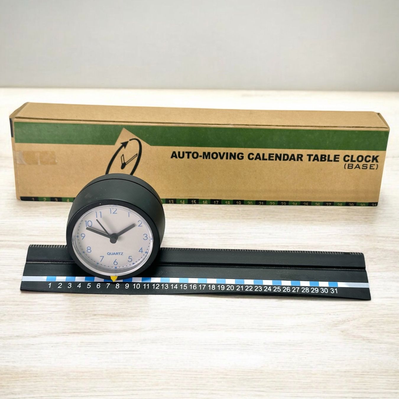 Pendules & Horloges murales: Horloge de table calendrier auto-déplaçable par Robert Dill – D'occasion à Morges par objetsdepoque