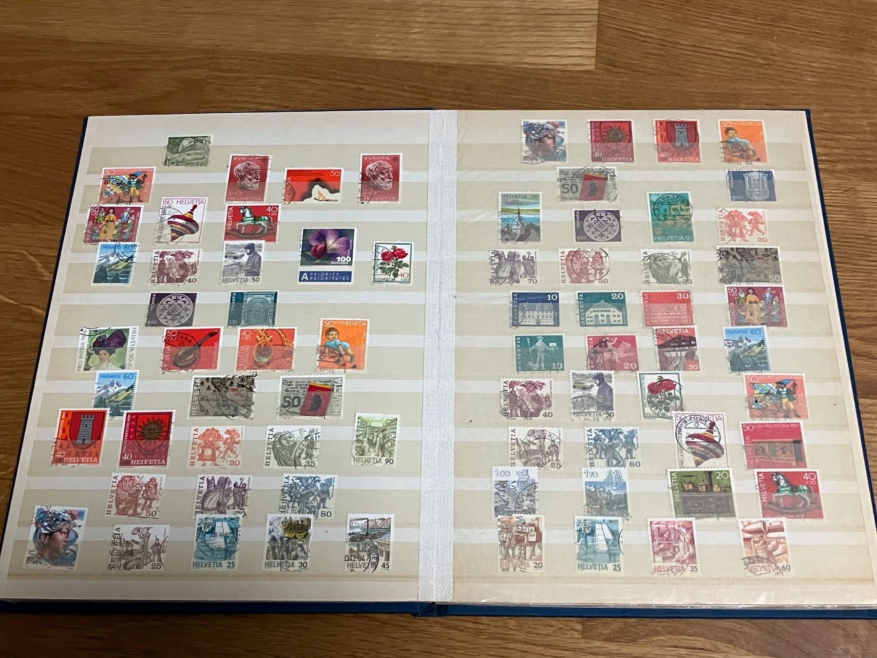 Album: Schweiz Briefmarken Album – Usato da Riehen venduto da vernizi 4