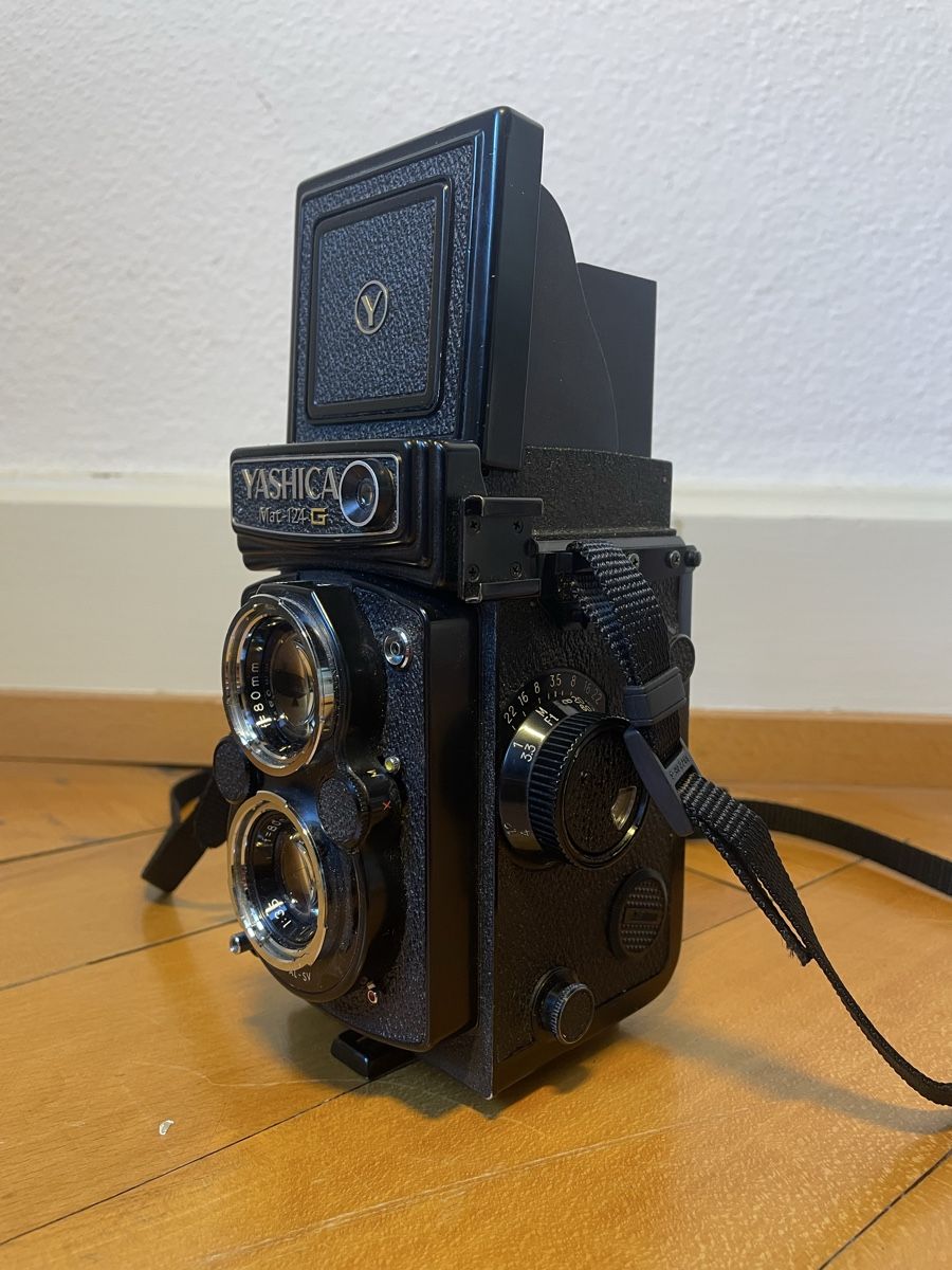 Yashica Fotocamera: Yashica Mat 124G – Usato da Basel venduto da lcnknz 4